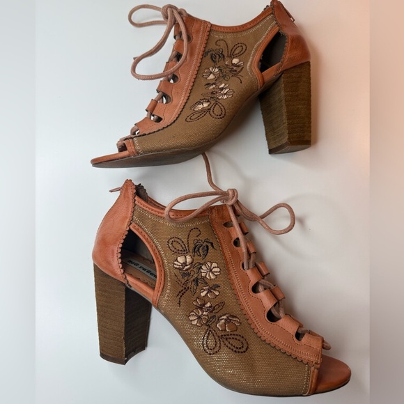 Not Rated Women's Fleura Dress Pump Floral Embroidered Heels Boho Summer Size 8 - Picture 15 of 16